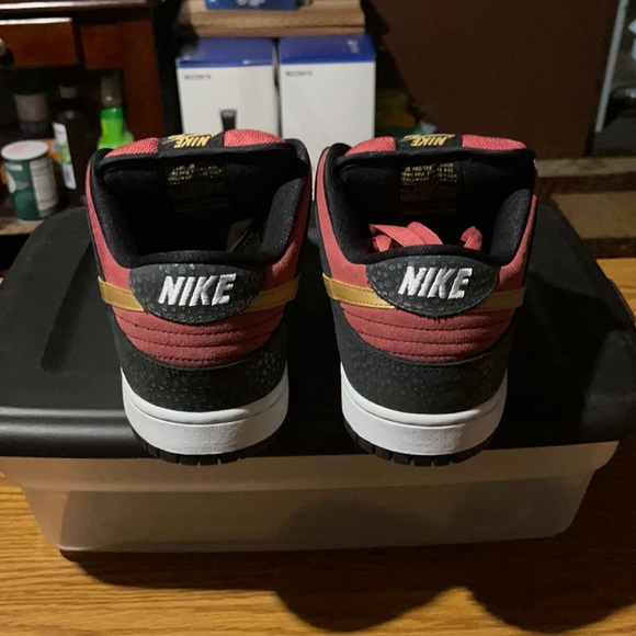 Nike SB Dunk `Walk Of Fame’ - Picture 4 of 10